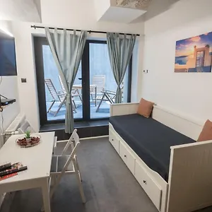 Peaceful Basement With Terrace & Free Gym Apartment
